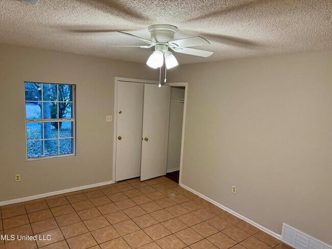 Foto del edificio - 5074 Fleetwood Cove