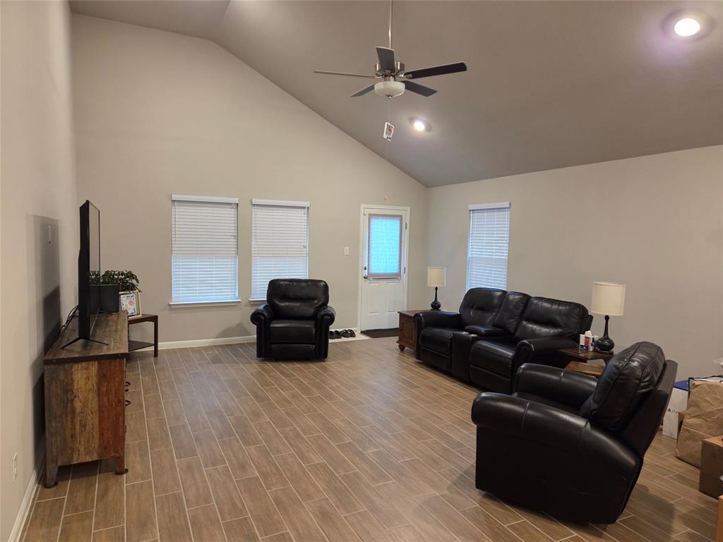 Foto principal - 208 Comet Pointe Dr
