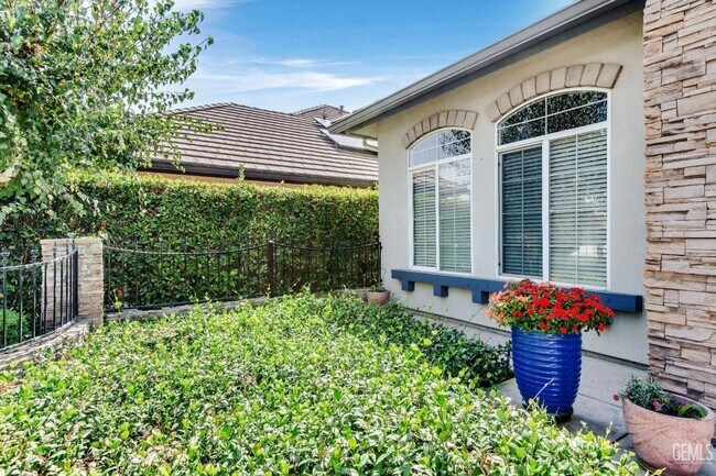 Foto del edificio - Brighton Estates Luxury 4-Bedroom Home wit...