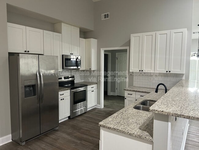 Building Photo - 202 Autumn Ridge Dr