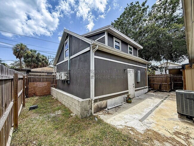 Foto del edificio - 618 17th Ave S