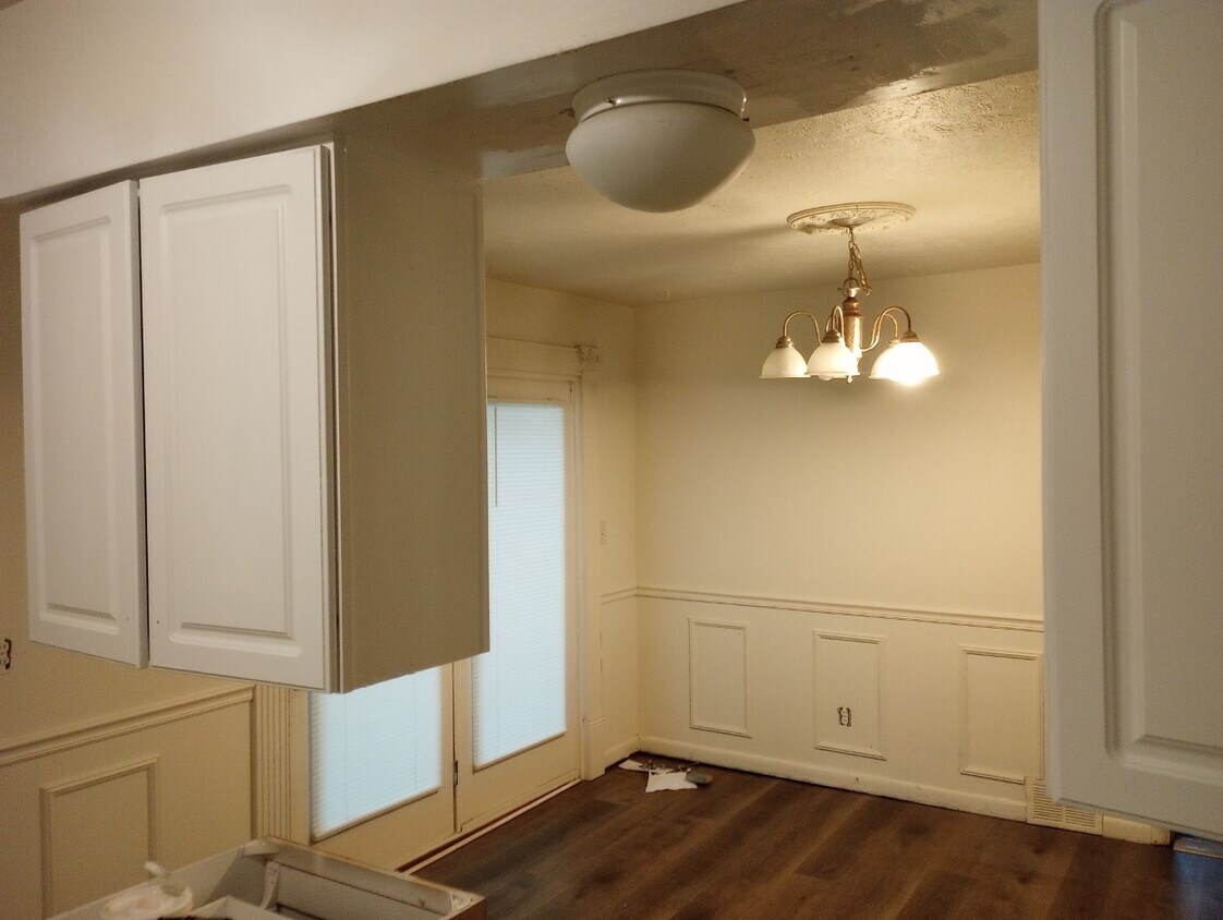Building Photo - 5615 Bunning Dr