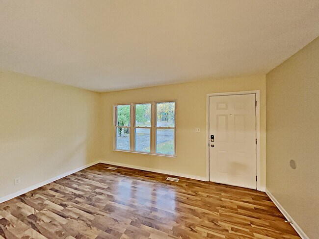 Building Photo - 205 Hadleigh Rd