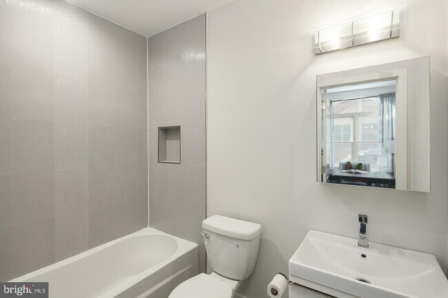 Building Photo - 4768 Pechin St