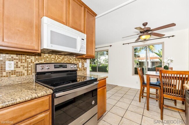 Foto del edificio - 2 br, 1.5 bath Condo - 1240 North Broadway...