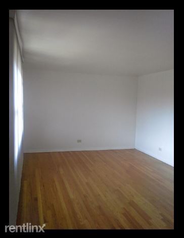 Foto del edificio - 1 br, 1 bath Apartment - 7824 S Shore Dr