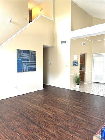 Building Photo - 1112 Cardinal Oaks Dr