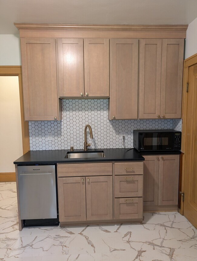 Foto del edificio - 2344 N 68th St