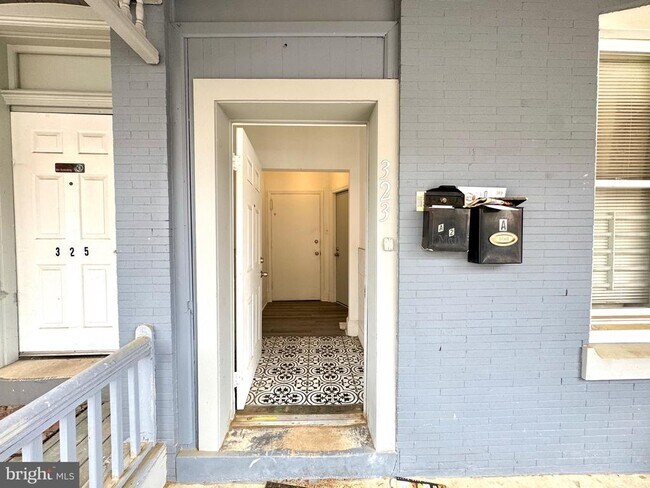 Foto del edificio - 323 N Preston St