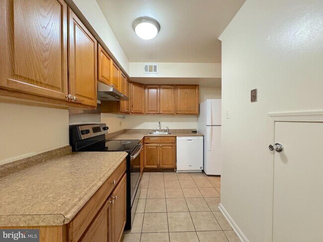 Building Photo - 4657 Logsdon Dr