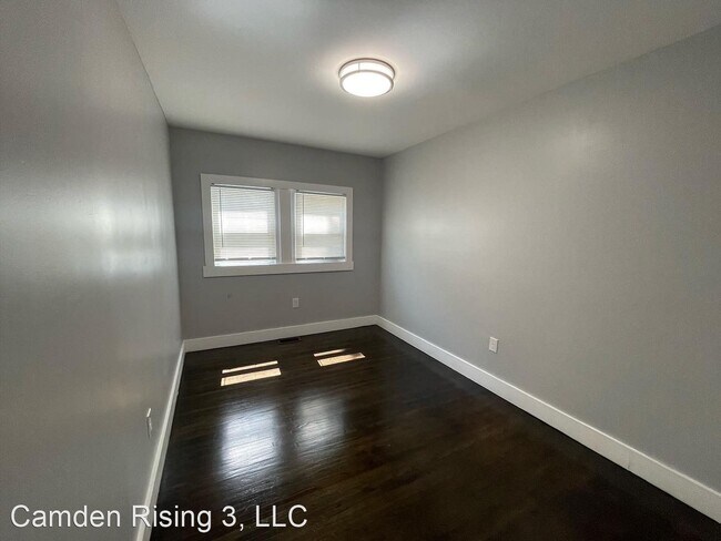 Building Photo - 5 br, 2.5 bath House - 1285 Lake Shore Drive