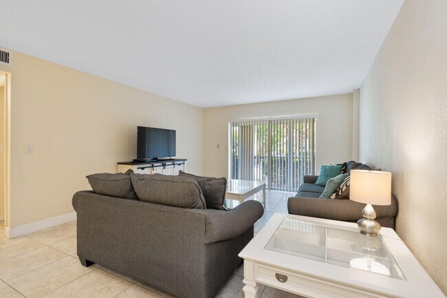 Foto del edificio - 1111 S Ocean Blvd