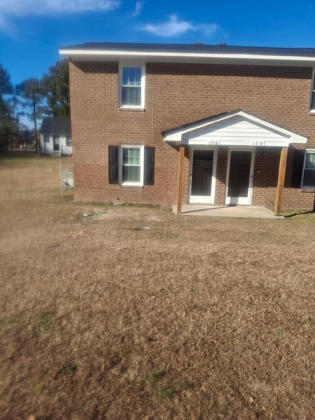 Building Photo - 1700 Fletcher Dr