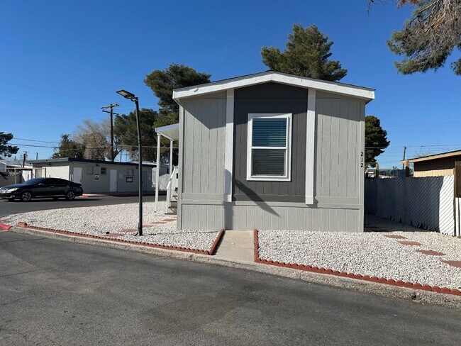 Foto del edificio - 1190 S Mojave Rd