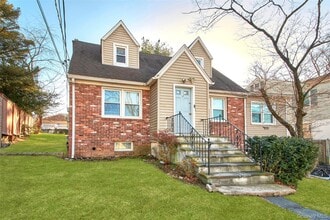 Building Photo - 18 Highview Ave