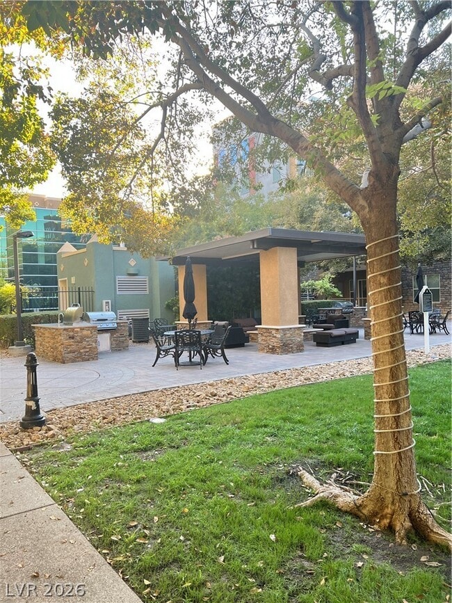 Building Photo - 32 E Serene Ave