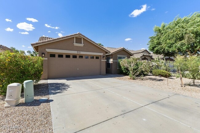 Building Photo - 33602 N Roadrunner Ln