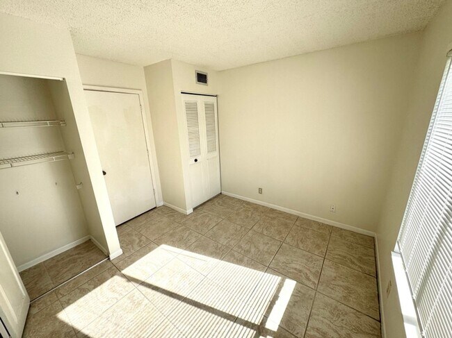Foto del edificio - 1119 Green Pine Blvd
