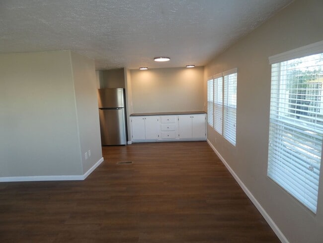 Foto del edificio - 6110 N Orange Tree Ln