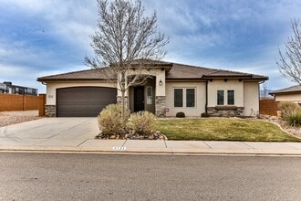 Building Photo - 3731 E Shooting Star Ln
