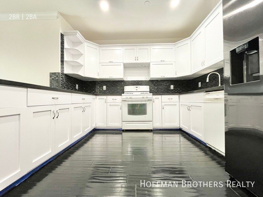 Foto principal - 332 S Virgil Ave Los Angeles, CA 90020