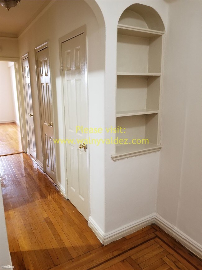 Foto del edificio - 2285 Bathgate Ave