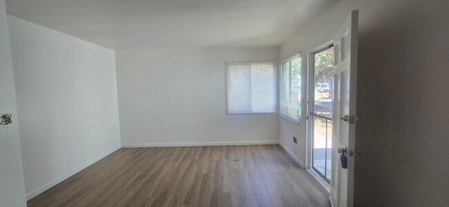 Foto del edificio - 1533 Chalcedony St