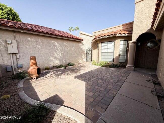 Building Photo - 6617 N 78th Pl