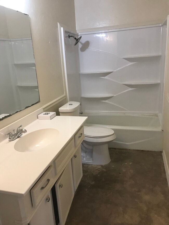 Building Photo - 105 Gatewood Ln