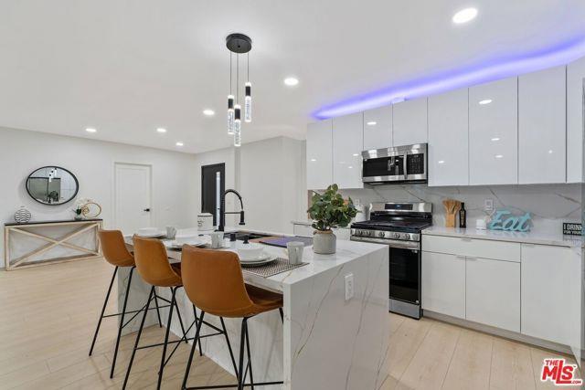Foto del edificio - 5413 Halbrent Ave