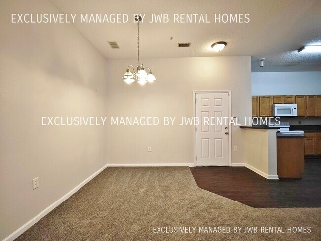 Foto del edificio - 7920 Merrill Rd
