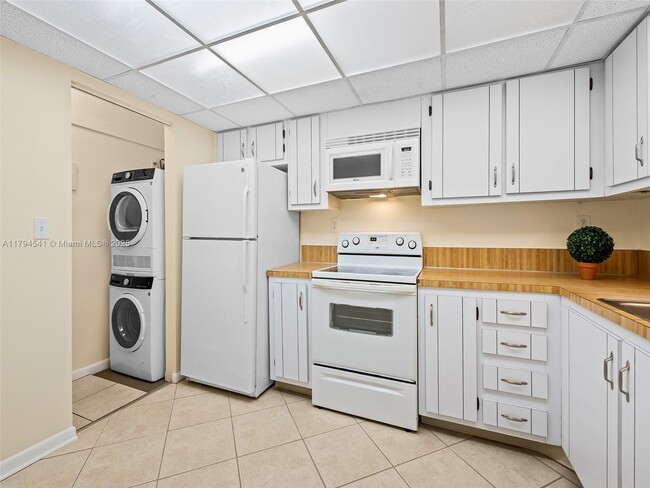 Foto del edificio - 6200 NW 44th St