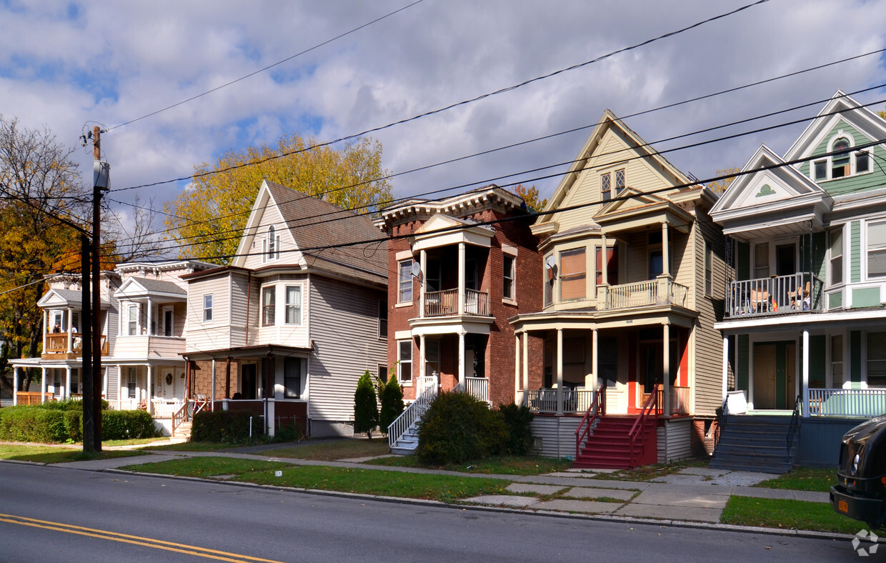 Building Photo - 153 Western Ave