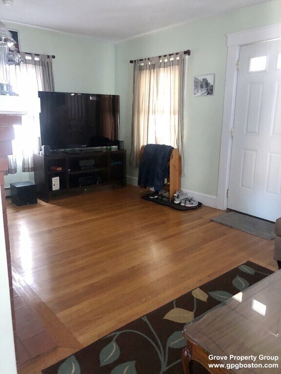 Foto del edificio - 246 N Central Ave