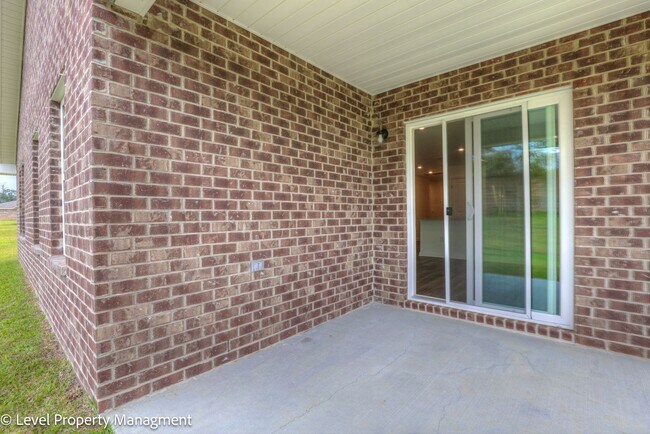 Foto del edificio - Stunning 4 Bedroom 2 Bath Home in Fairhope Falls Community