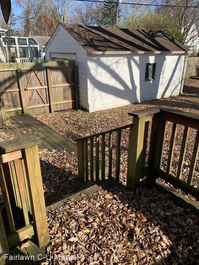 Foto del edificio - 4 br, 2 bath House - 804 S. Urbana Ave.