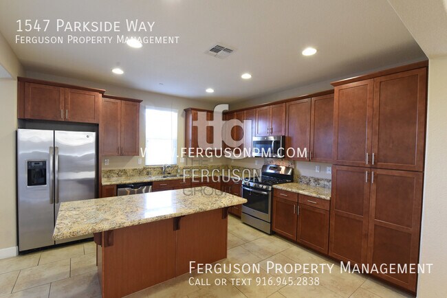 Building Photo - Super Clean Four Bedroom Home in West Rose...