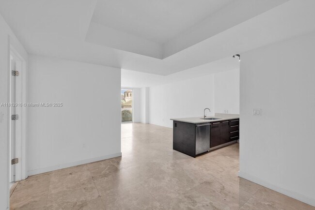 Building Photo - 500 Brickell Ave