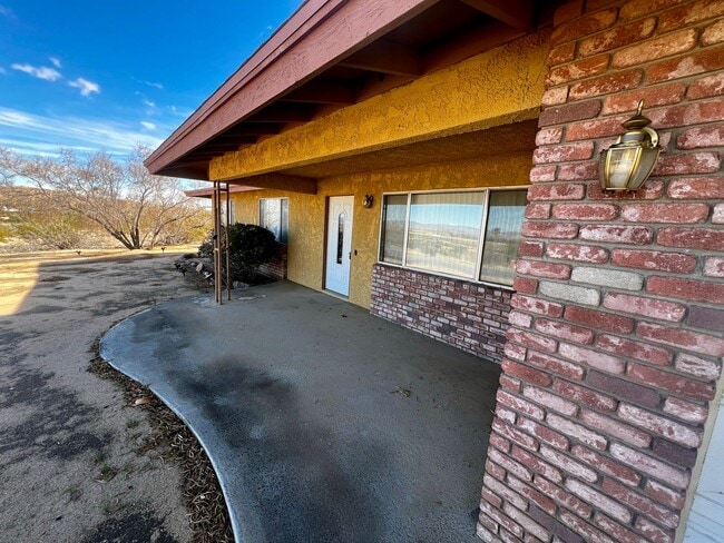 Building Photo - 74071 Playa Vista Dr