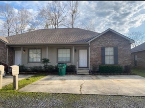 Building Photo - 38748 Blailey Dr