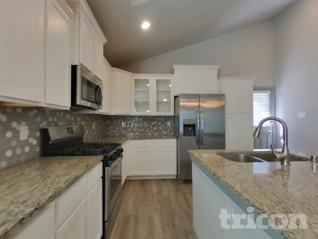 Building Photo - 9845 Gln Brk Ln