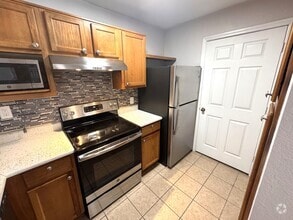 Building Photo - 3702 Palm Desert Ln