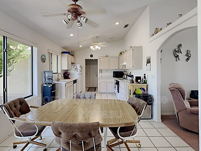 Foto del edificio - 3275 Chemehuevi Blvd