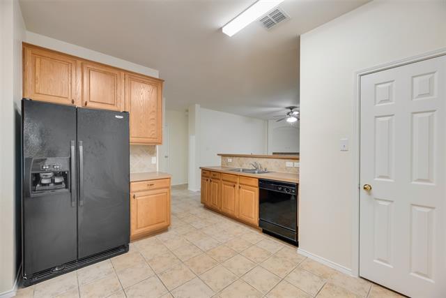 Foto del edificio - 6413 Charles Trail