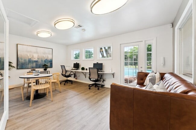 Building Photo - Willow Ridge Apartments