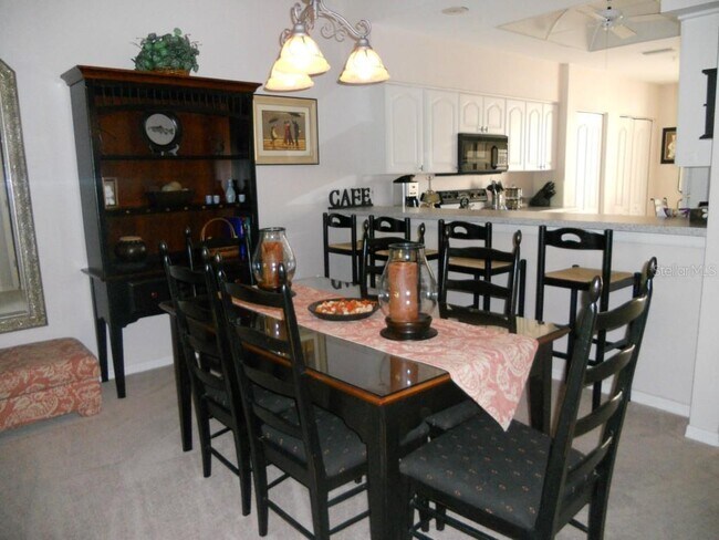 Foto del edificio - 9611 Castle Point Dr