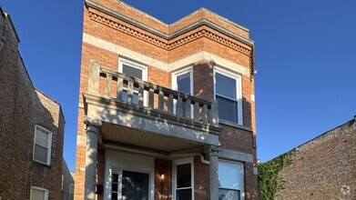Building Photo - 6517 S Peoria St