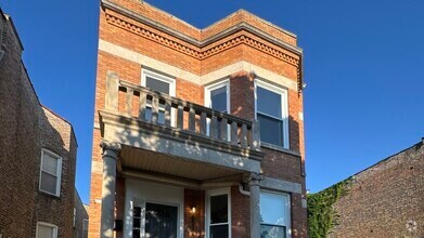 Building Photo - 6517 S Peoria St