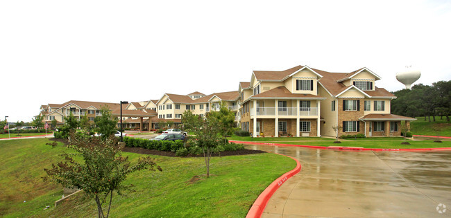 Building Photo - Highland Estates