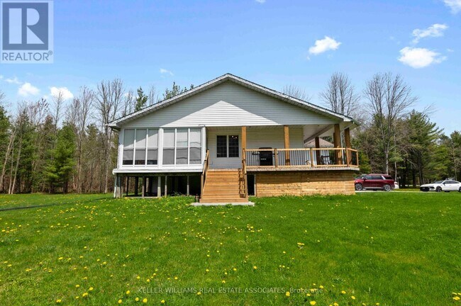 Building Photo - 2554 Creemore Ave